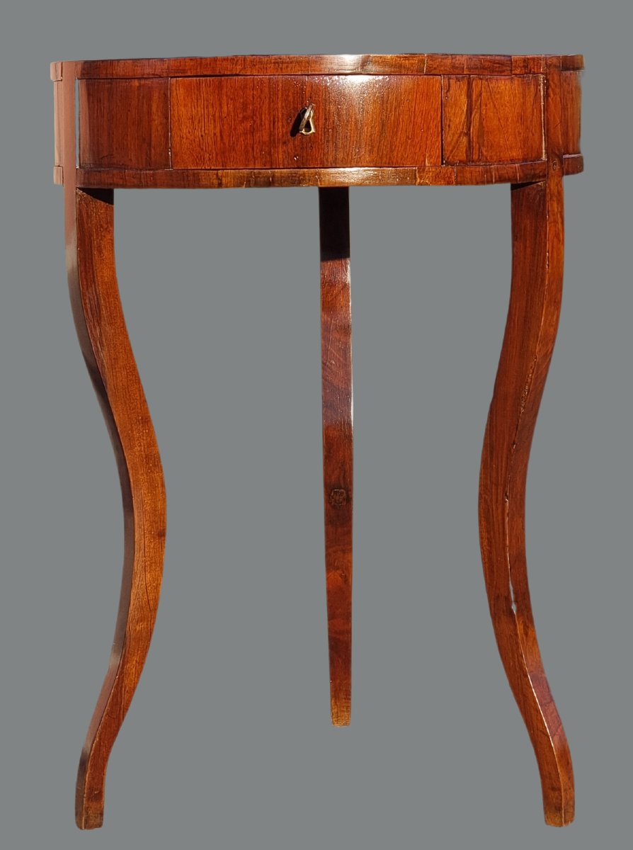 Tavolino veneto a tre gambe in noce, piano intarsiato a spicchi – Inizio XIX secolo-photo-2