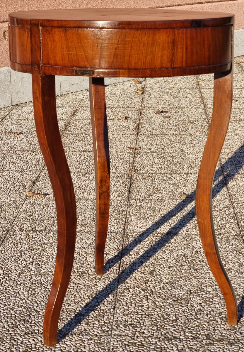 Tavolino veneto a tre gambe in noce, piano intarsiato a spicchi – Inizio XIX secolo-photo-7