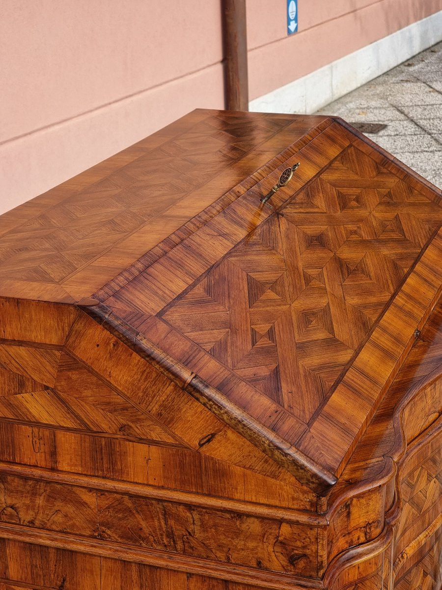 Ribalta veneta in noce lastronata e intarsiata, XVIII secolo-photo-1