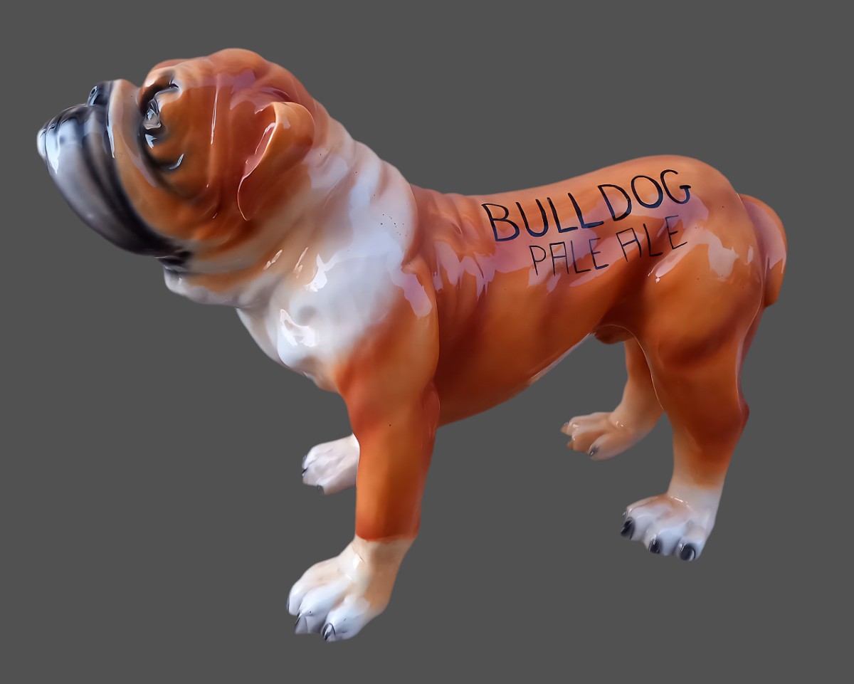 Bulldog pubblicitario in ceramica “Bulldog Pale Ale”