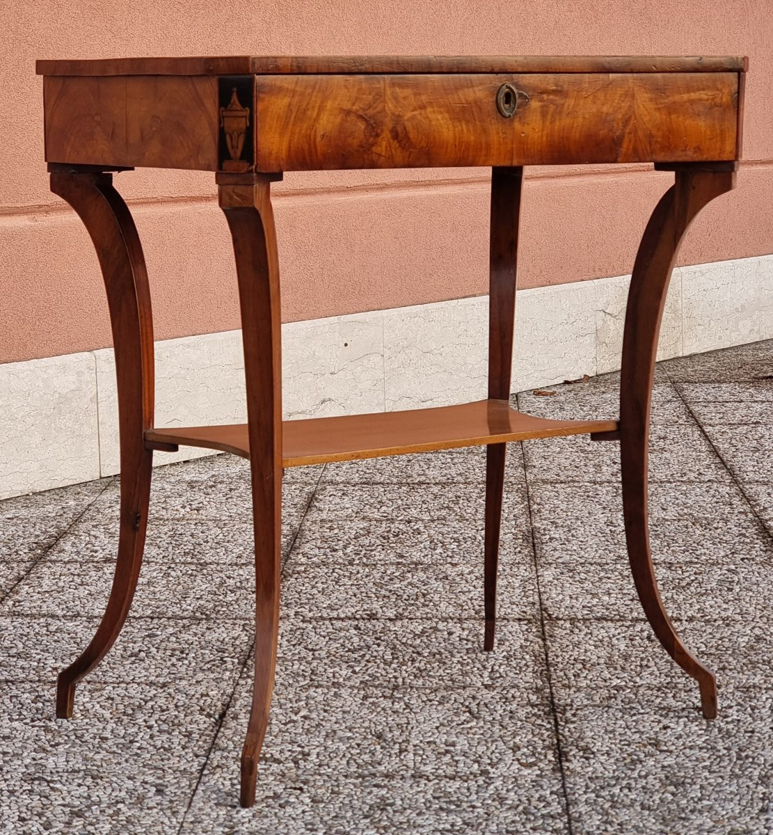 Tavolino veneto Impero in ciliegio e acero con decorazioni a china-photo-3