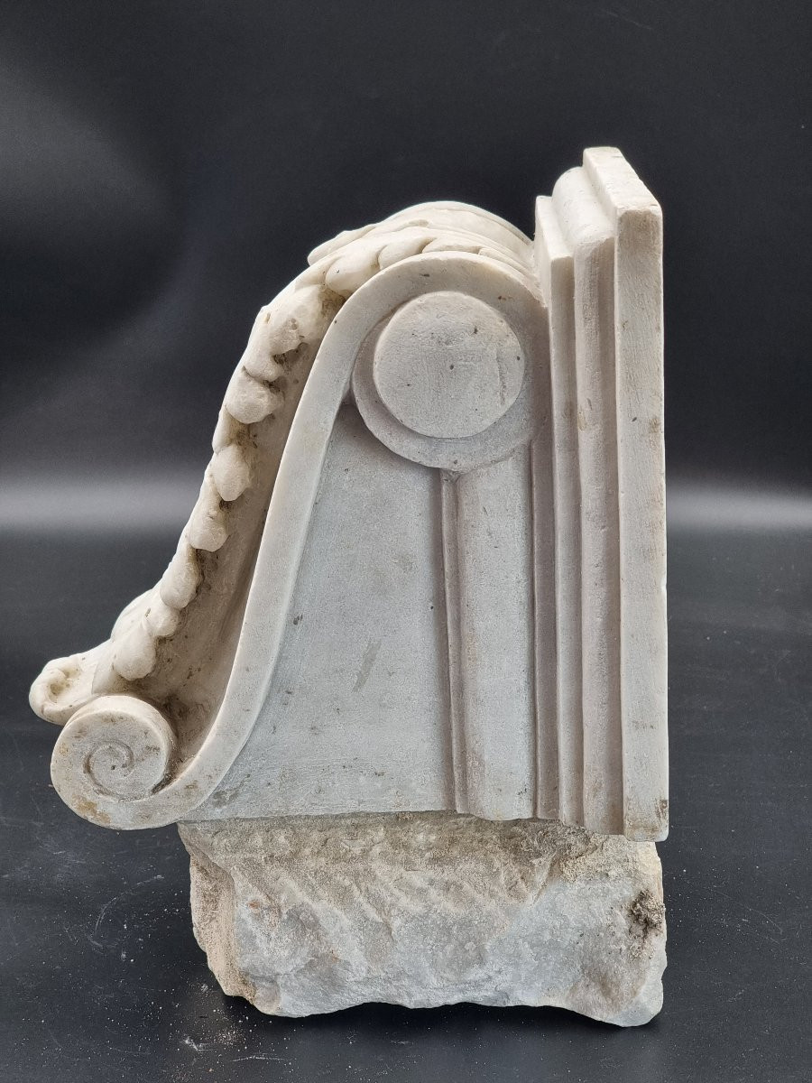 Mensola architettonica in marmo bianco scolpito Italia, XVI–XVII secolo-photo-1