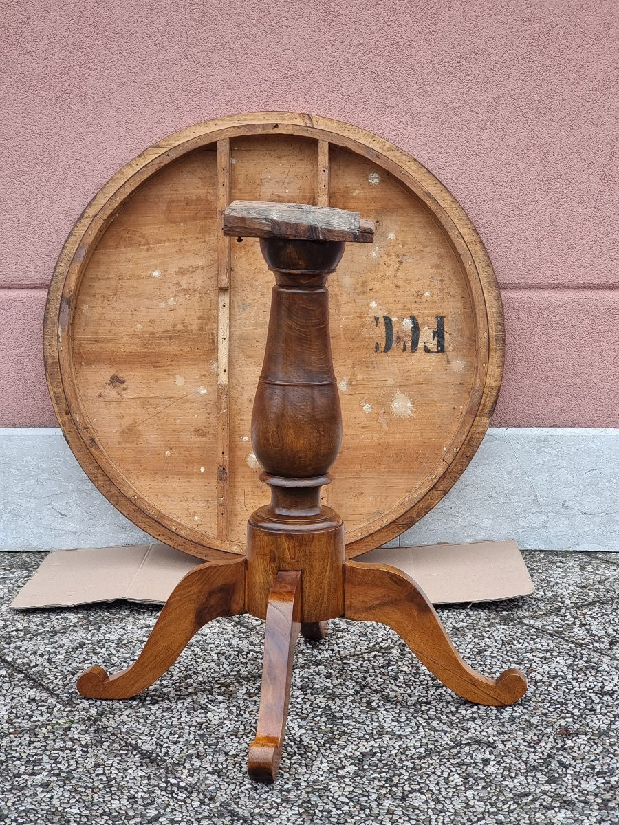 Tavolino rotondo intarsiato, area di Rolo (Emilia), metà del XIX secolo-photo-1