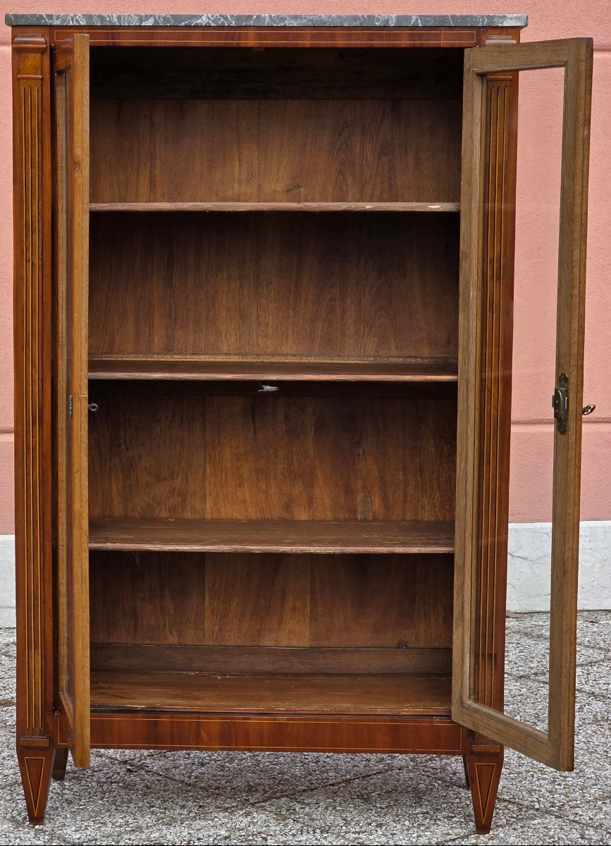 Vetrina francese in stile Luigi XVI, periodo Napoleone III, noce filettato, piano in marmo-photo-4