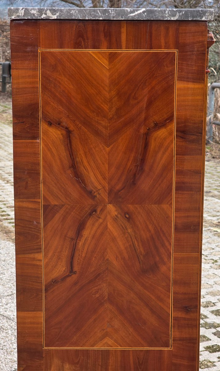 Vetrina francese in stile Luigi XVI, periodo Napoleone III, noce filettato, piano in marmo-photo-5