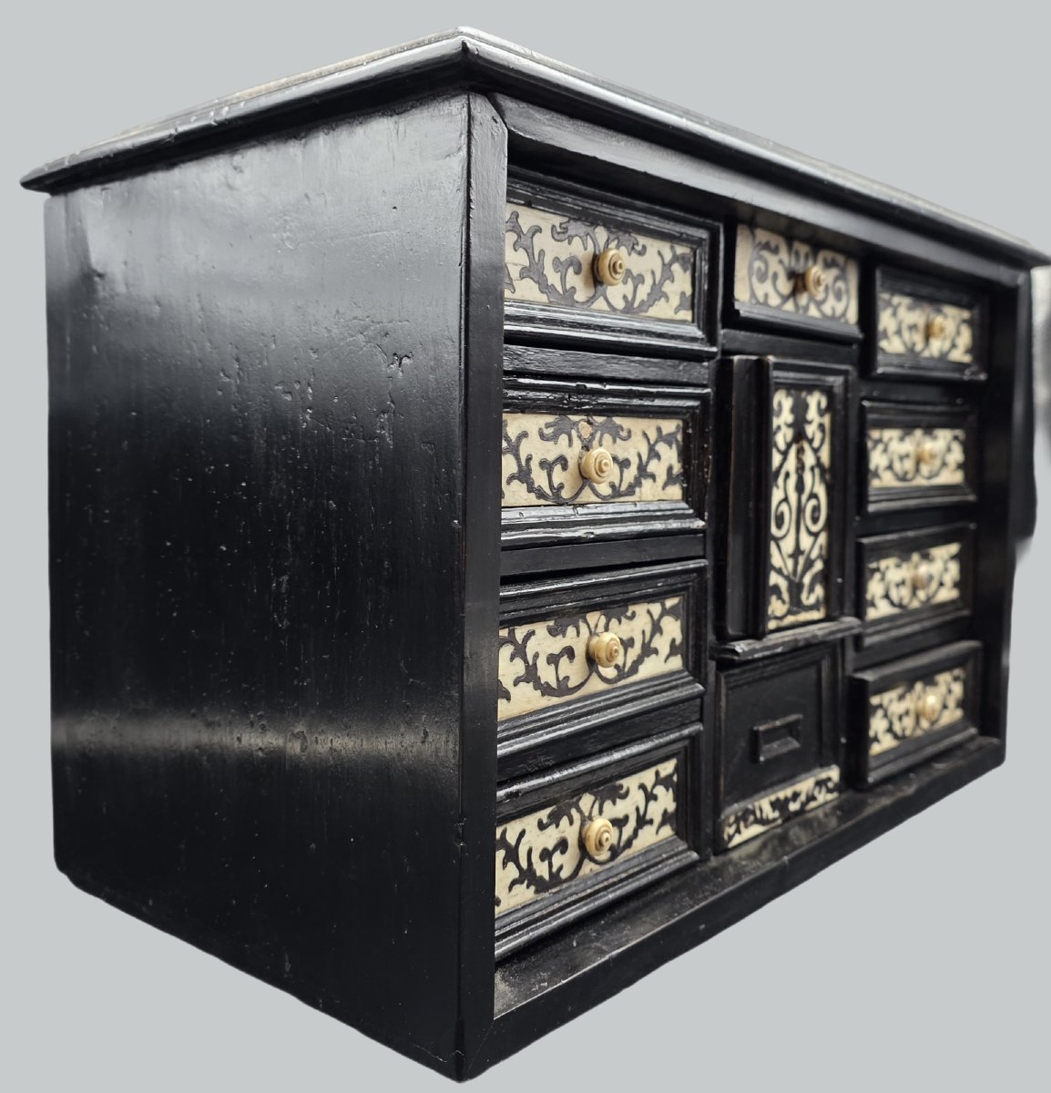 Stipetto in legno e osso intarsiato – Italia meridionale, XVII–XVIII secolo-photo-3