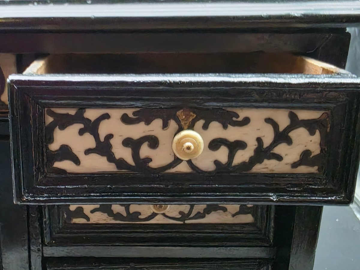 Stipetto in legno e osso intarsiato – Italia meridionale, XVII–XVIII secolo-photo-1