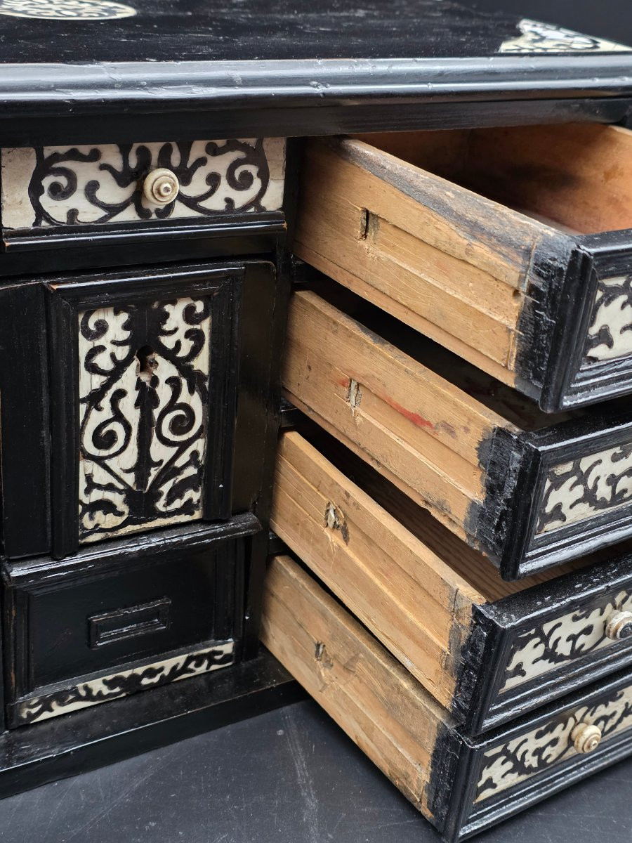 Stipetto in legno e osso intarsiato – Italia meridionale, XVII–XVIII secolo-photo-4