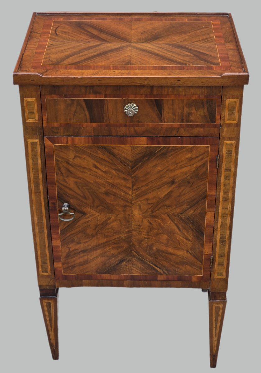 Comodino Luigi XVI in noce filettato, Lombardia, fine XVIII secolo-photo-3