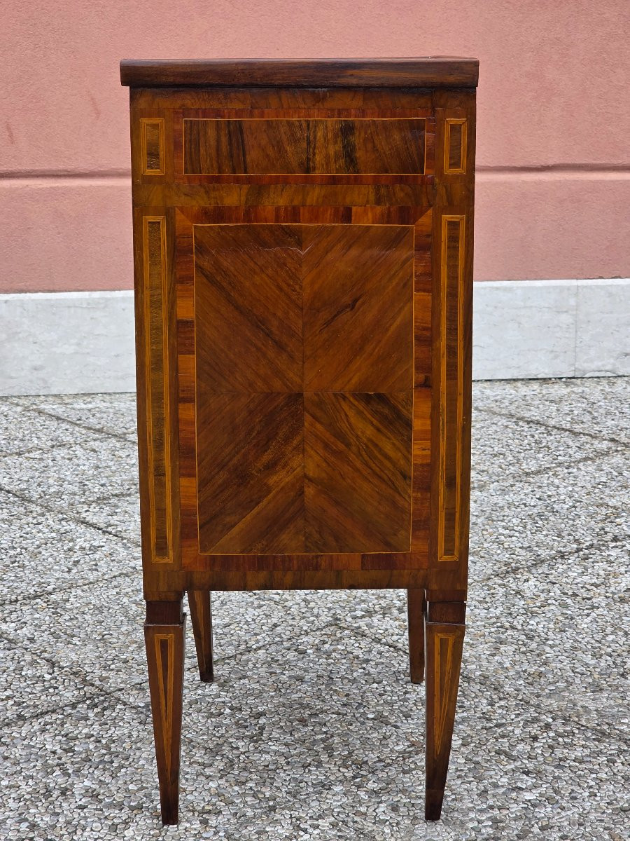 Comodino Luigi XVI in noce filettato, Lombardia, fine XVIII secolo-photo-2