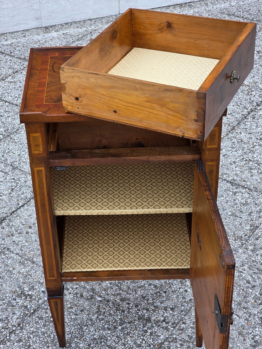 Comodino Luigi XVI in noce filettato, Lombardia, fine XVIII secolo-photo-6