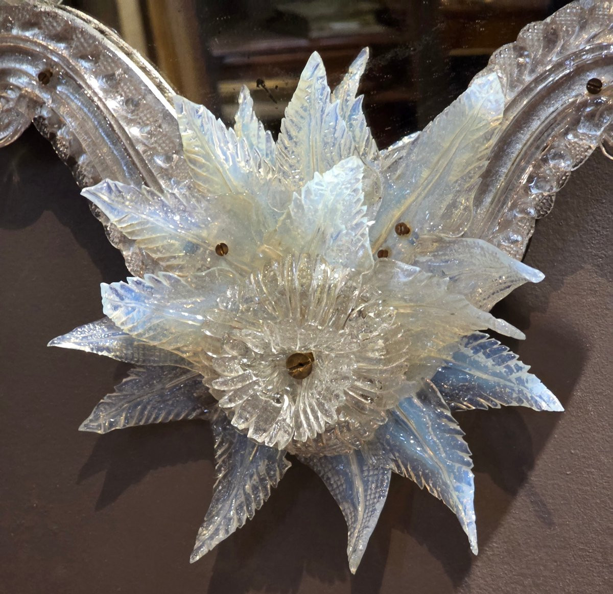 Specchiera veneziana in vetro iridescente, fine XIX secolo-photo-8