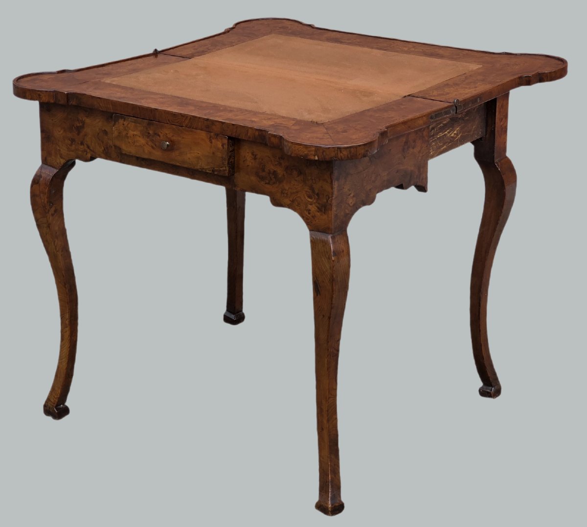 Tavolino da gioco emiliano Luigi XV in radica di olmo – prima metà del XVIII secolo-photo-2