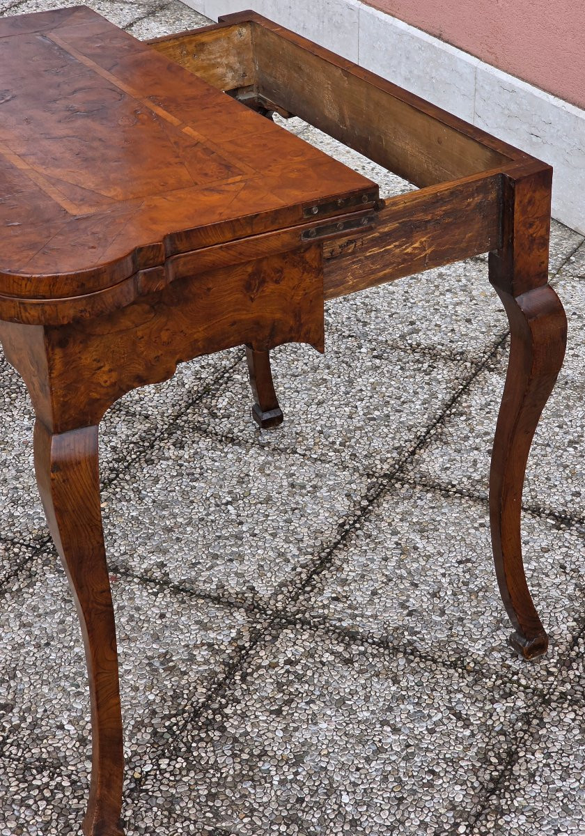 Tavolino da gioco emiliano Luigi XV in radica di olmo – prima metà del XVIII secolo-photo-6