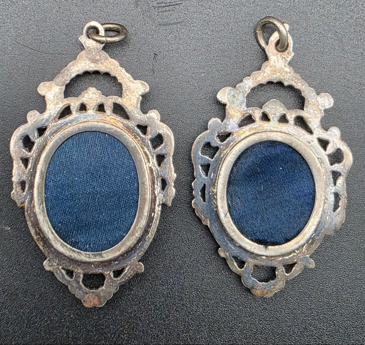 Due porta reliquie in argento traforato, XIX secolo – oggetti di interesse storico-photo-4