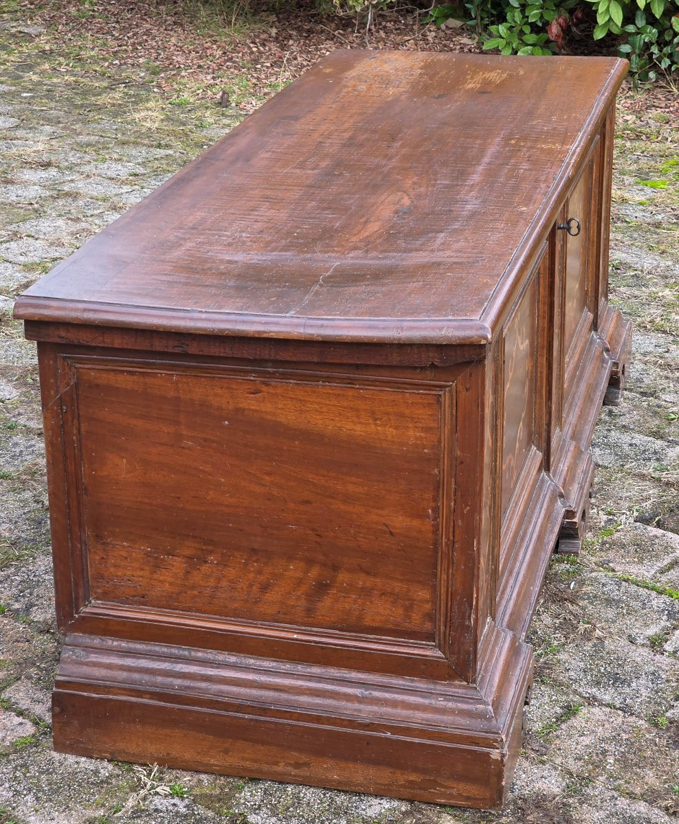 Cassapanca emiliana in noce intarsiato, fine XVII – inizi XVIII secolo-photo-6