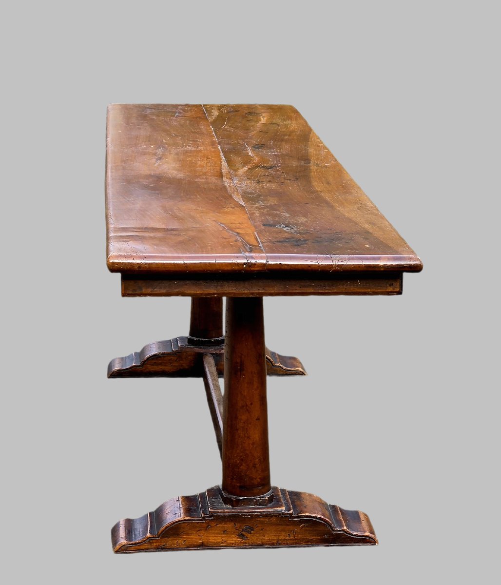 Tavolo in stile frattino in noce assemblato con elementi antichi-photo-2