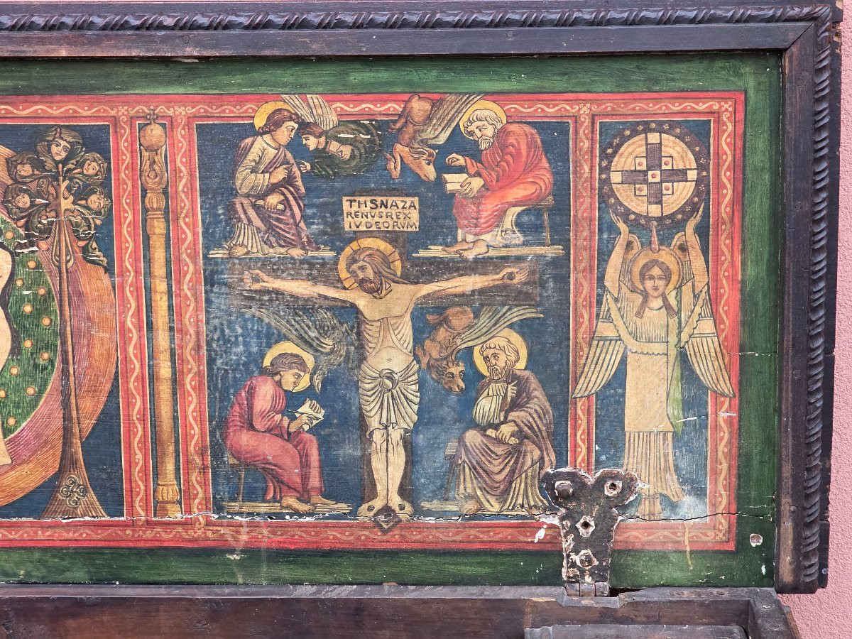 Cassapanca neomedievale scolpita a mano in noce con iconografia cristiana, XIX secolo-photo-1