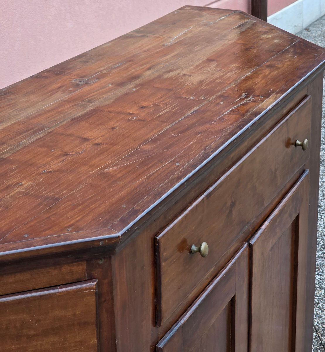 Credenza scantonata veneta in arte povera, legno di frutto, fine XIX secolo-photo-3