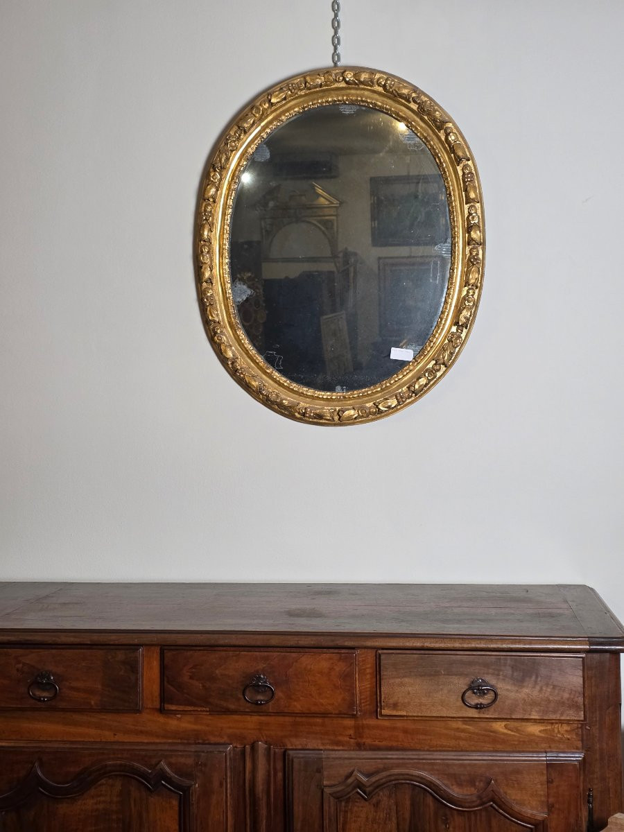 Cornice ovale Luigi XVI dorata a foglia d’oro adattata a specchiera, fine XVIII secolo-photo-1