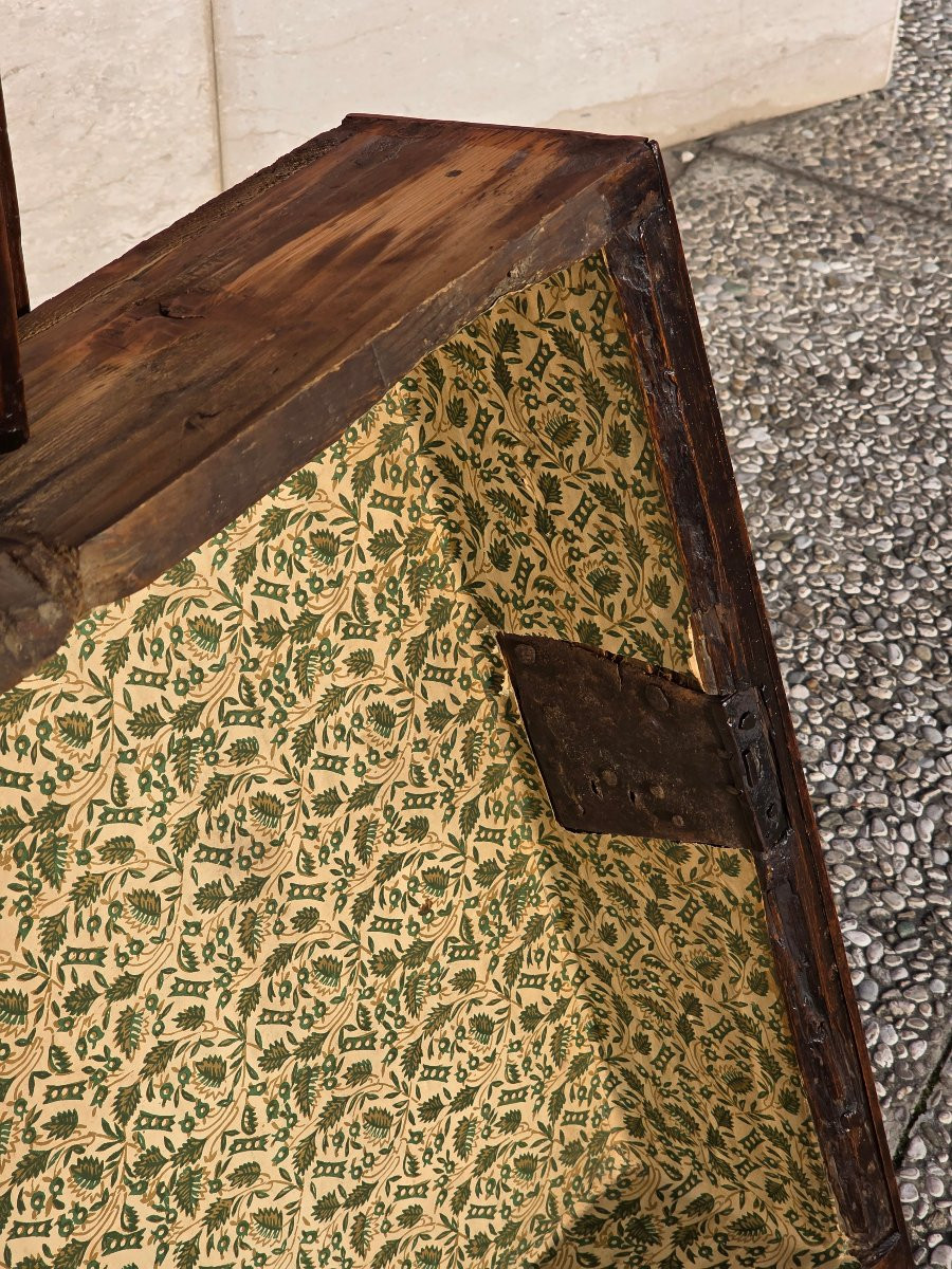 Comodino veneto del XVII secolo, quattro cassetti bugnati-photo-2