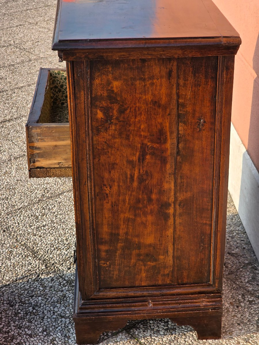 Comodino veneto del XVII secolo, quattro cassetti bugnati-photo-6