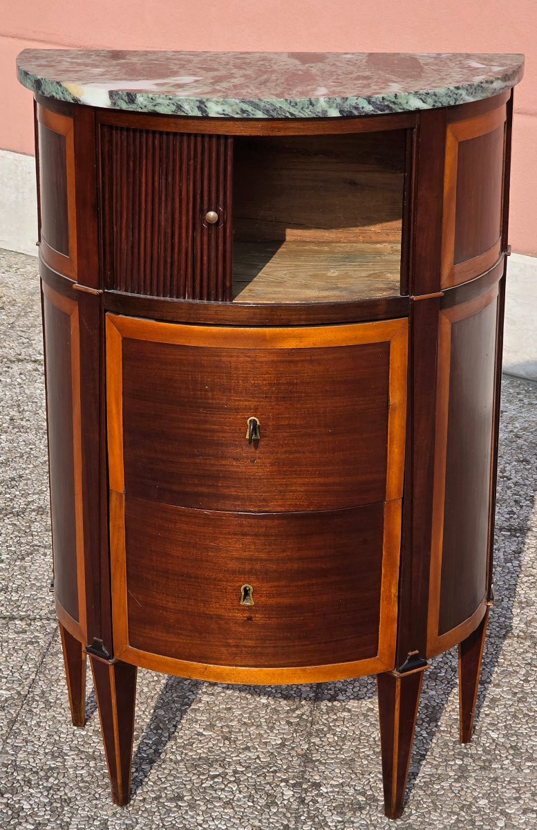 Comodino mezzaluna Luigi XVI in mogano e ciliegio con serrandina, Veneto, fine XVIII secolo-photo-3