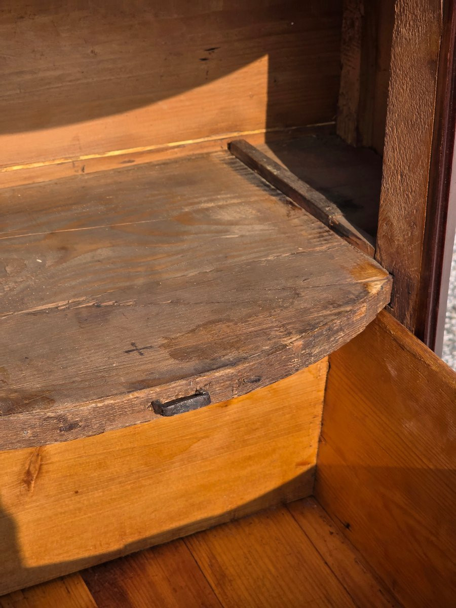 Comodino mezzaluna Luigi XVI in mogano e ciliegio con serrandina, Veneto, fine XVIII secolo-photo-6