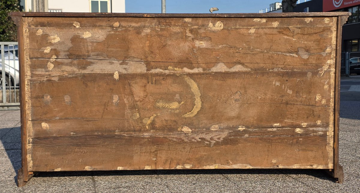 Credenza sagomata in noce e radica di ulivo, area lombardo-veneta, XVIII secolo-photo-4