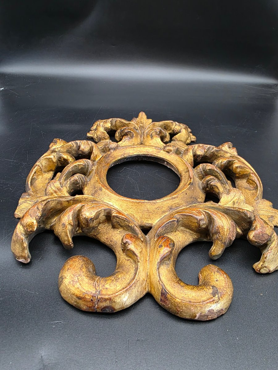 Cornice ovale Luigi XV intagliata e dorata, legno di cirmolo, Veneto-Emilia, XVIII secolo-photo-7