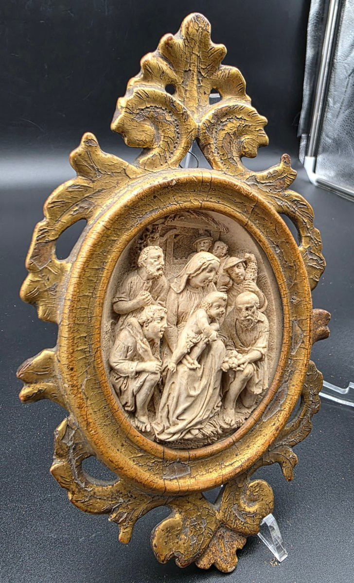 Adorazione dei Pastori in spuma di mare, scultura devozionale con cornice dorata XVIII sec-photo-3
