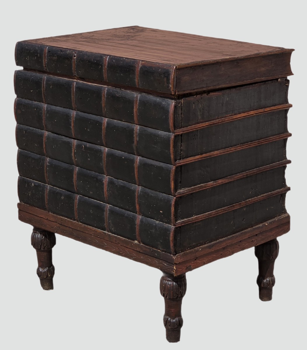 Cassapanca a forma di libri Luigi XVI Veneto abete tinto e pelle fine XVIII secolo