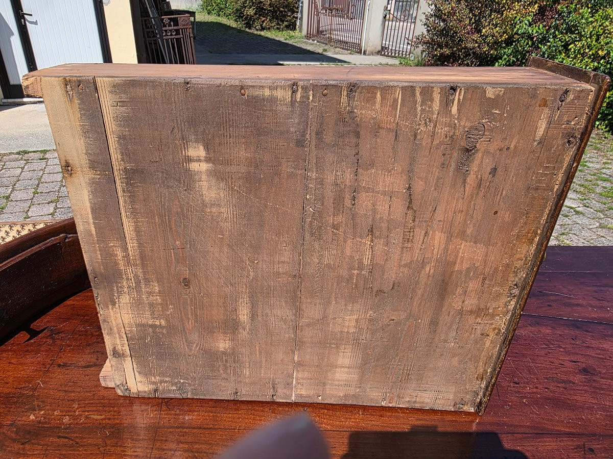 Credenza sagomata in noce massiccio, Nord Italia, influenza veneta, metà XIX secolo-photo-5