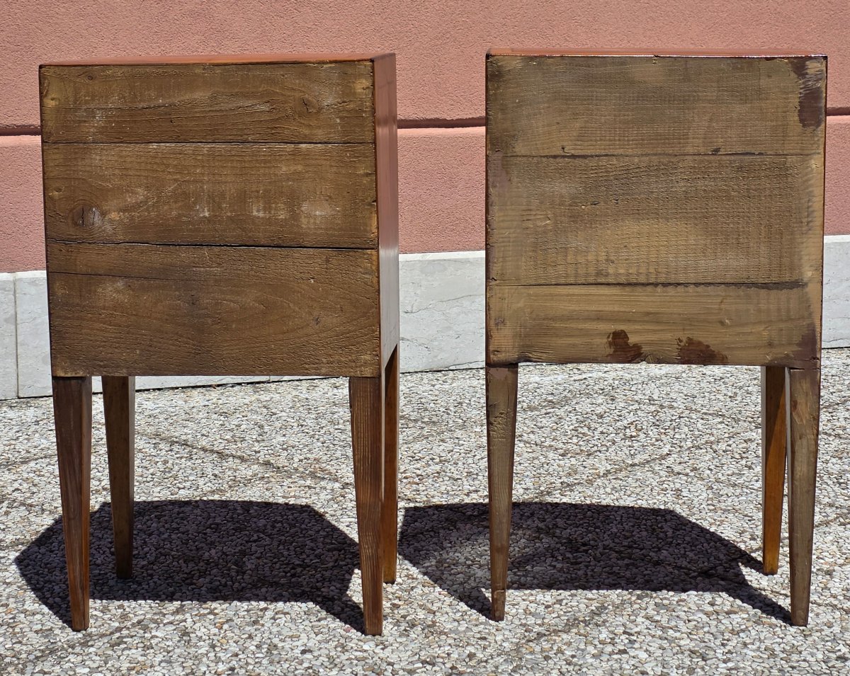 Titolo Coppia di comodini veneti impiallacciati in ciliegio e noce – Fine XIX secolo-photo-7