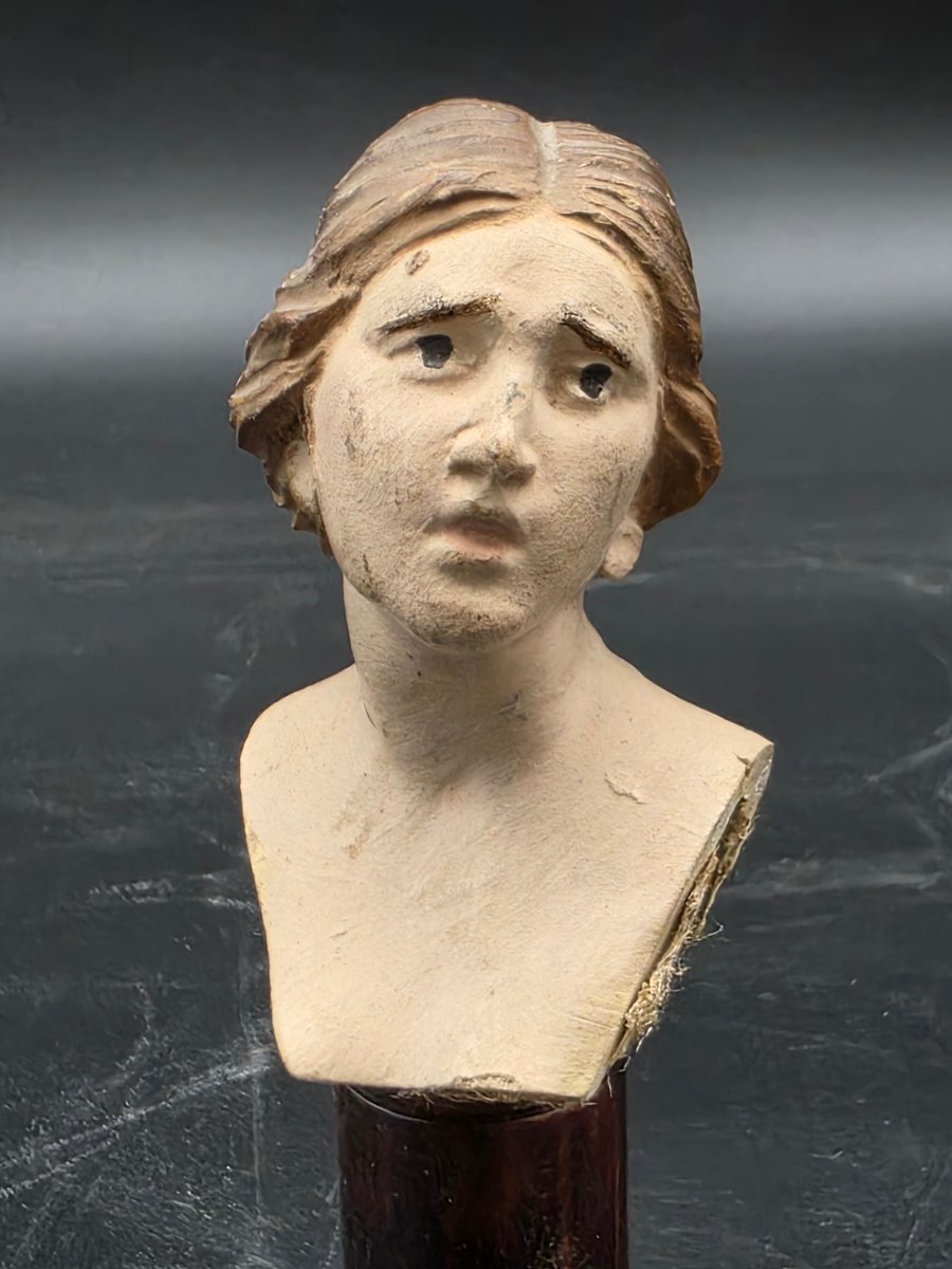 Tre teste di pastori da presepe napoletano in terracotta policroma, inizi XIX secolo-photo-3