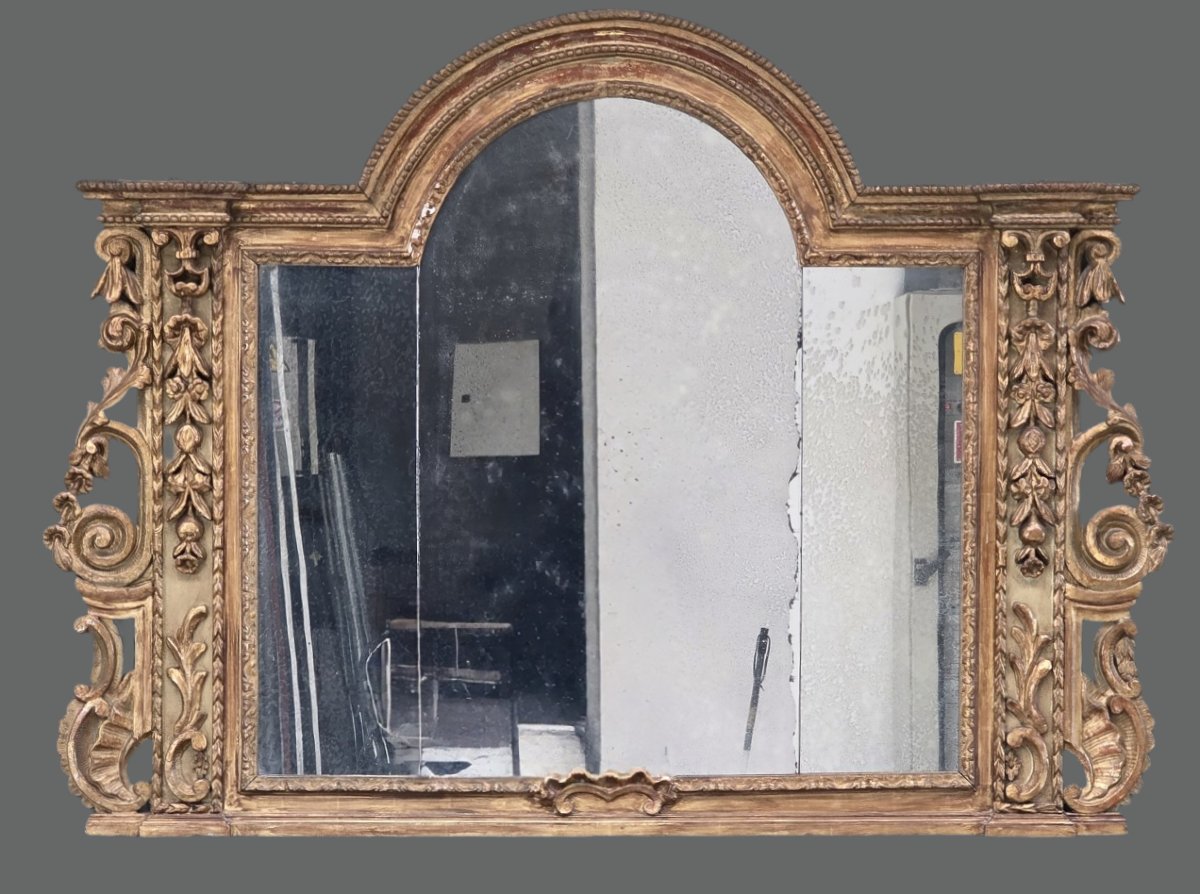 Caminiera in legno intagliato e dorato – Nord Italia, fine XVII / inizio XVIII secolo