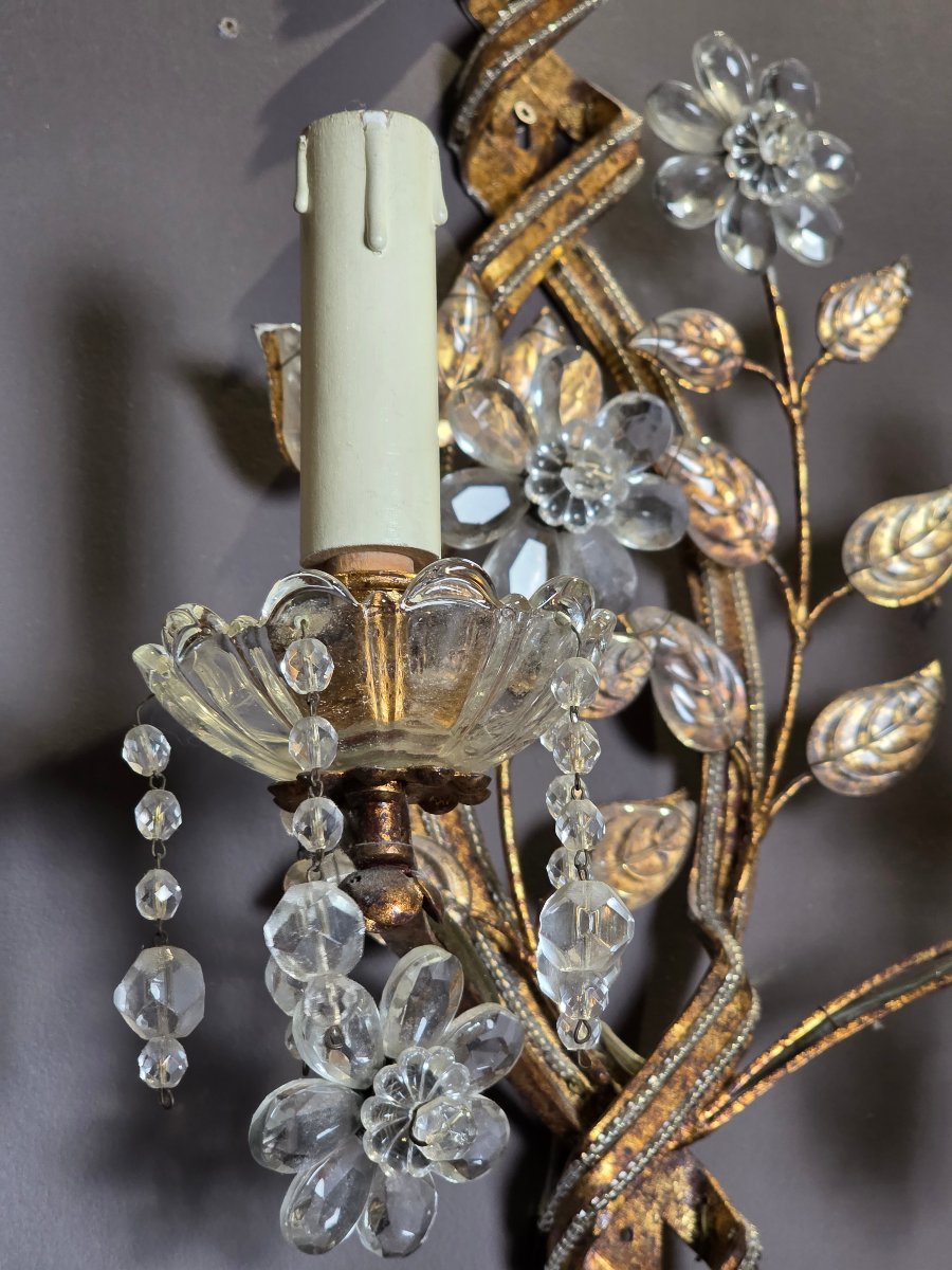 Coppia di applique in metallo dorato e cristallo, stile Maison Baguès, circa 1950-60-photo-4