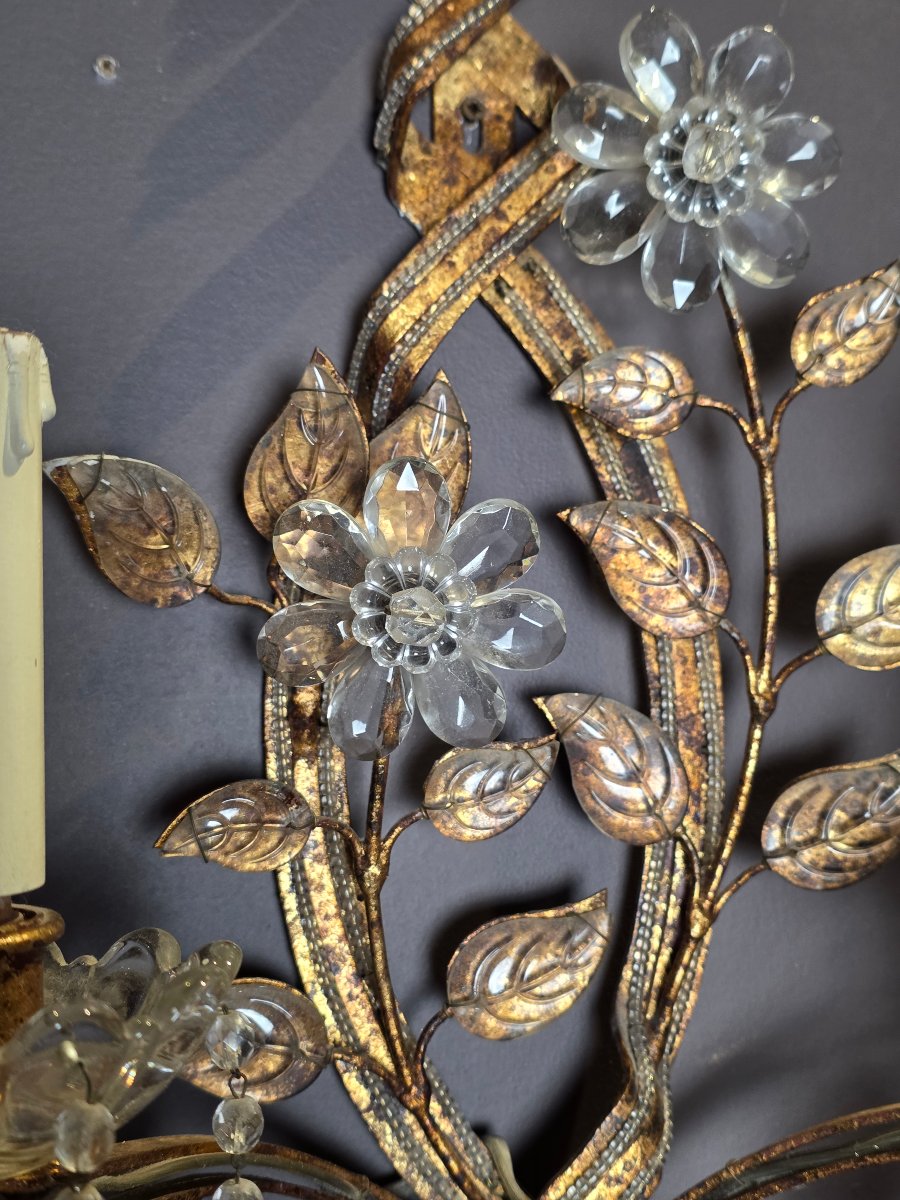 Coppia di applique in metallo dorato e cristallo, stile Maison Baguès, circa 1950-60-photo-8