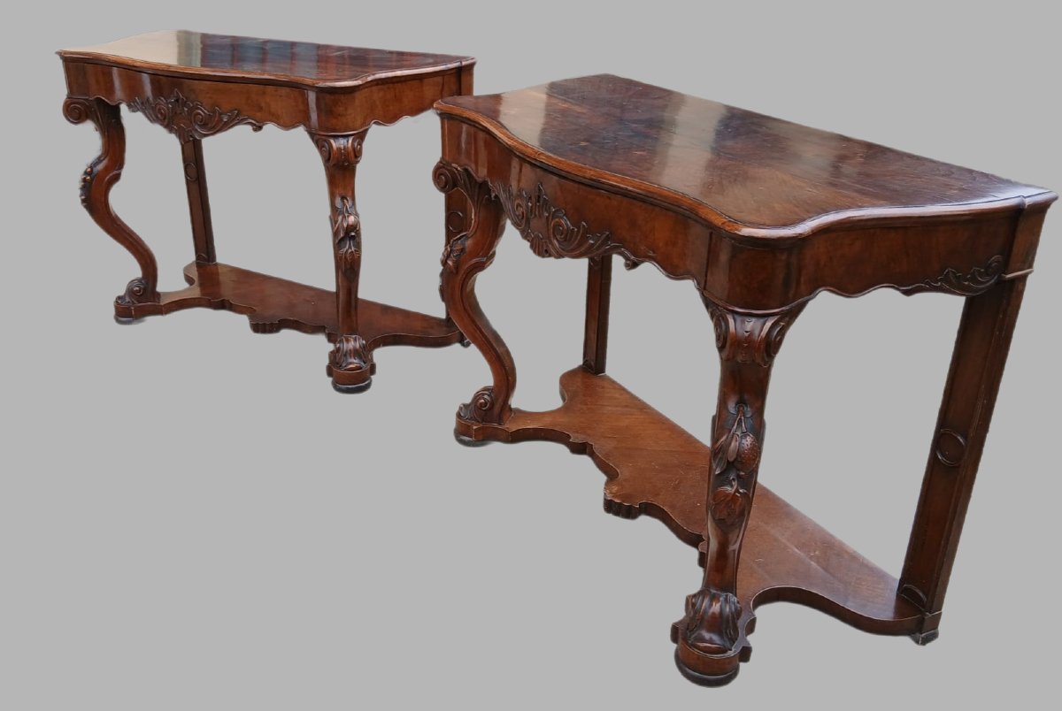Coppia di console Luigi Filippo in noce intagliato – Veneto, XIX secolo