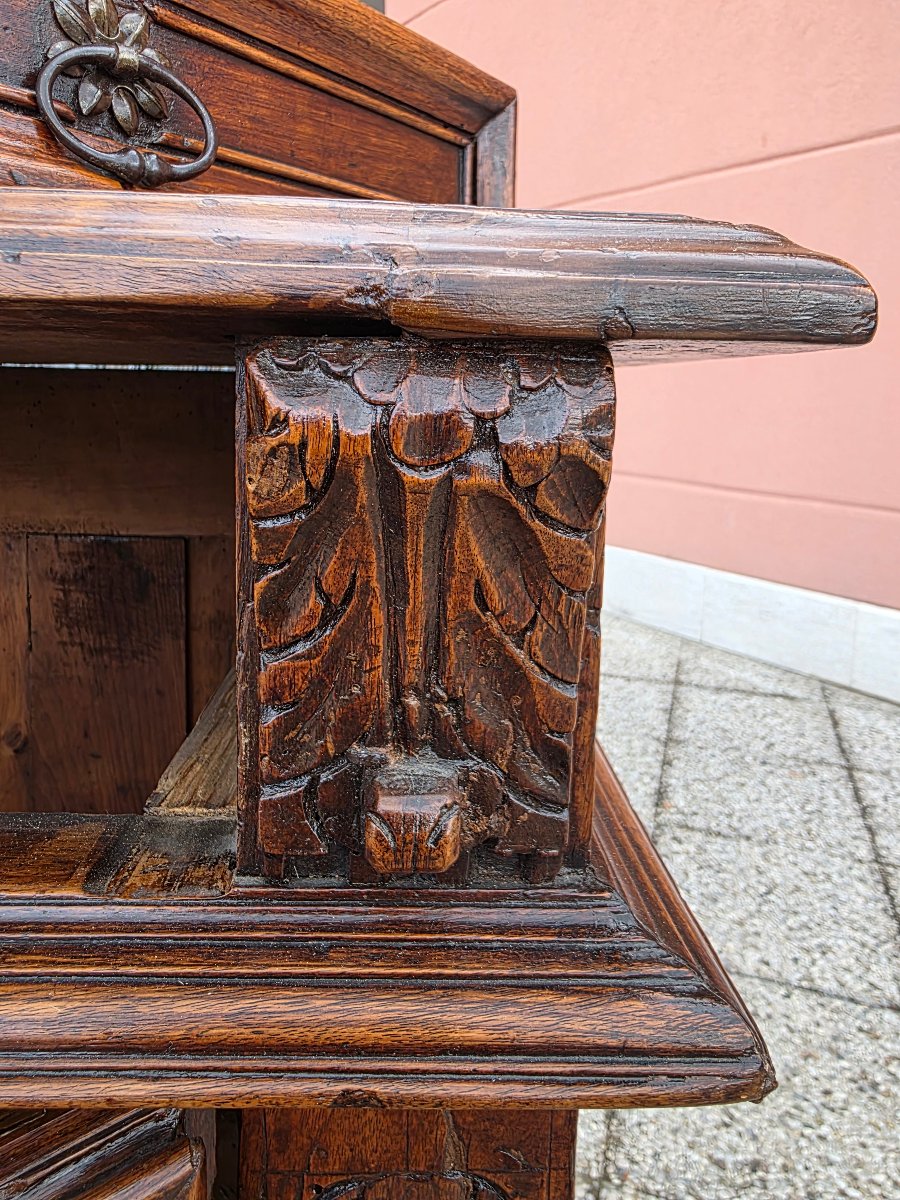 Credenza in noce massiccio, Italia settentrionale, XVII secolo-photo-5