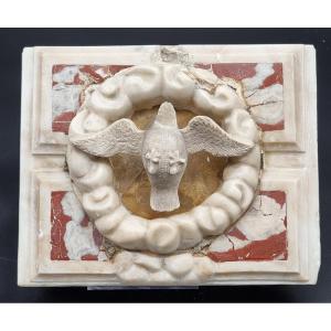 Formella in marmo con Colomba dello Spirito Santo – Veneto, XVII secolo