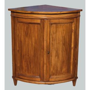 Cantonale veneto in ciliegio a due ante, epoca austro-veneta, seconda metà XIX secolo