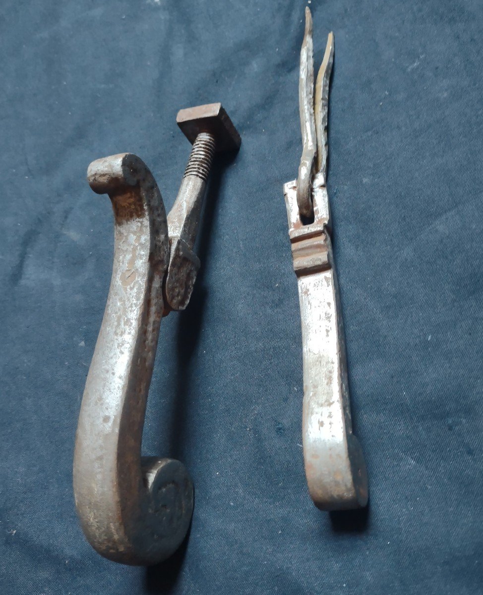 Maniglia e piccolo battiporta in ferro forgiato XVII secolo -photo-4