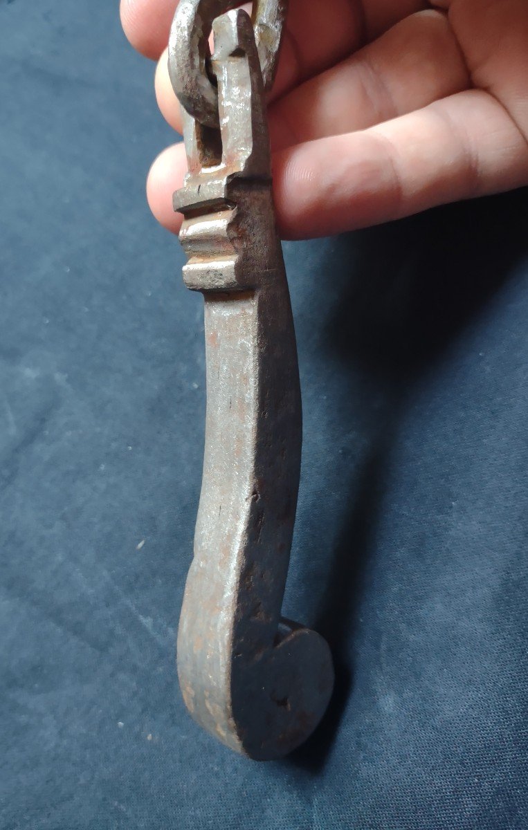 Maniglia e piccolo battiporta in ferro forgiato XVII secolo -photo-3