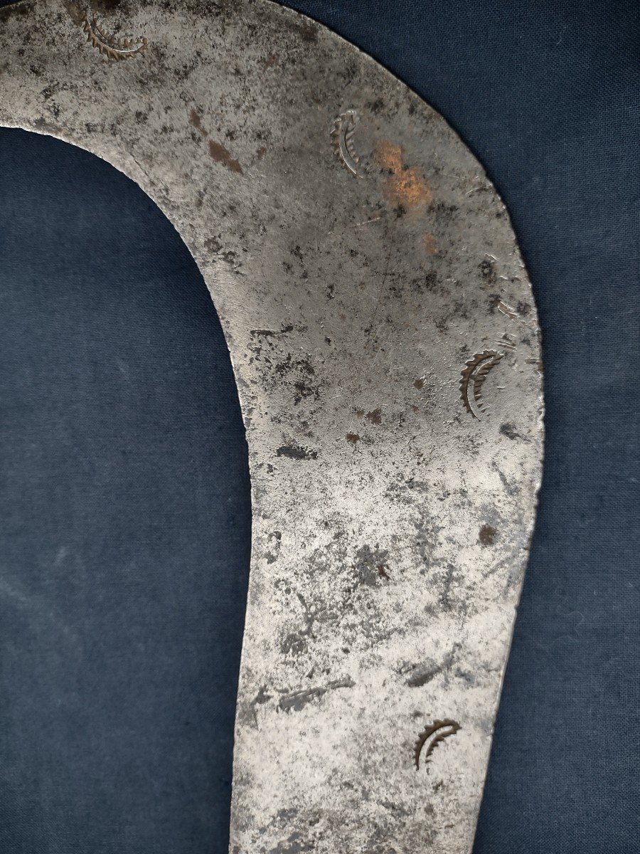 Roncola in ferro forgiato ed inciso XVIII secolo-photo-1