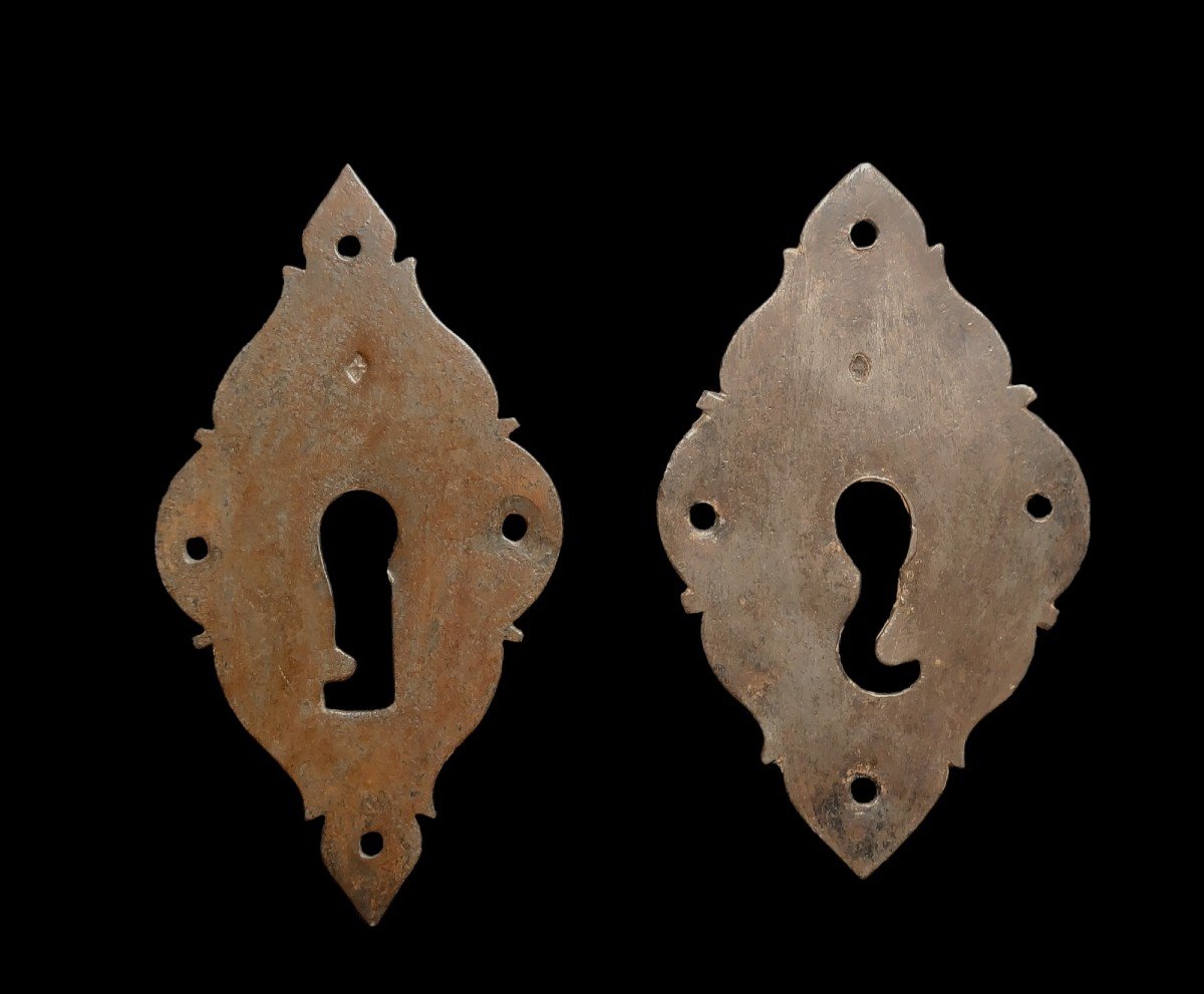 2 Bocchette in ferro forgiato fine XVII secolo 