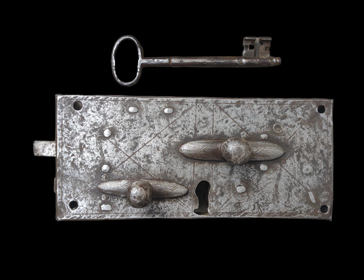 Serratura in ferro forgiato ed inciso seconda metà XVIII secolo