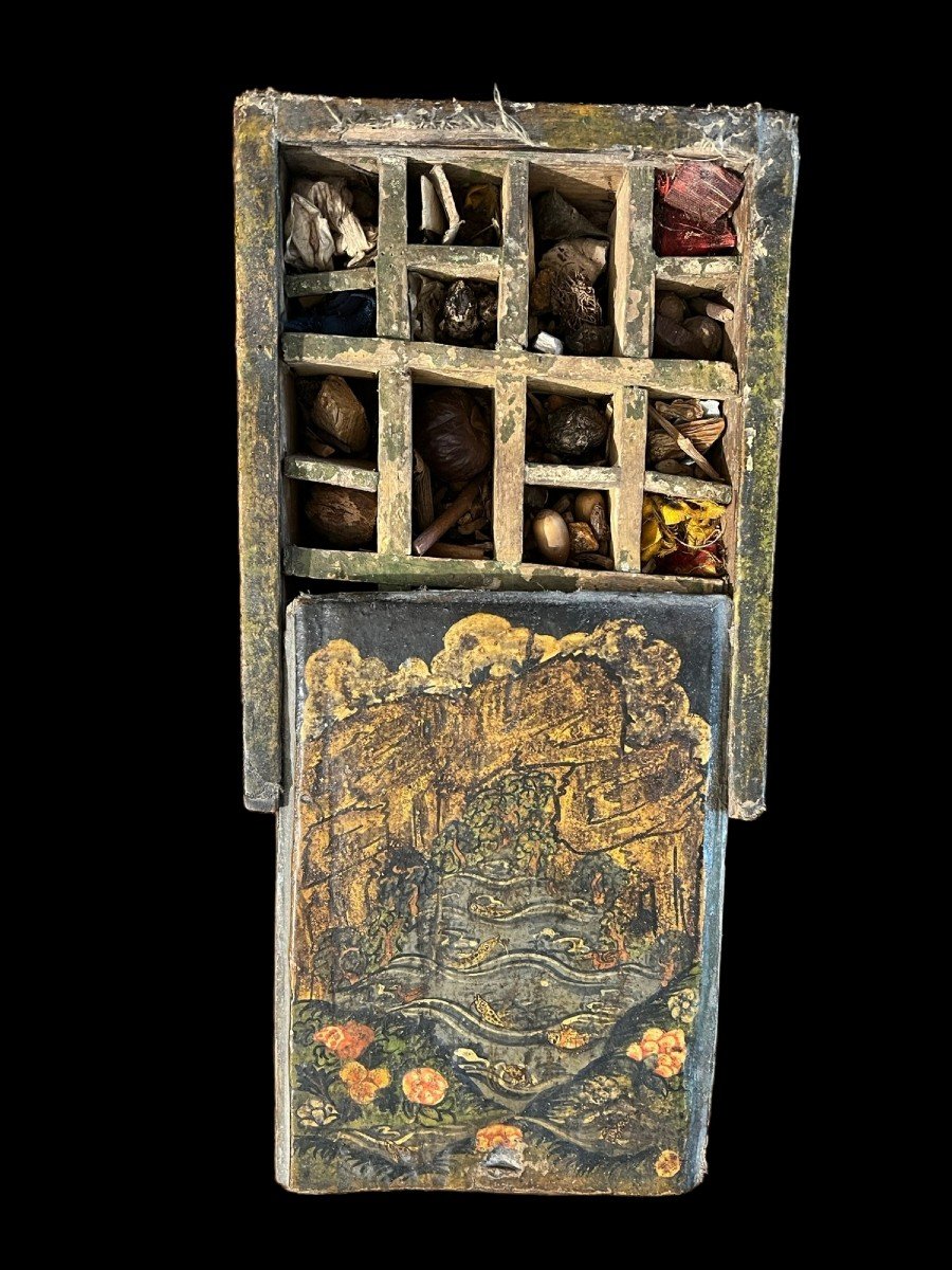 Rarisisma scatola tibetana porta medicine XVIII secolo