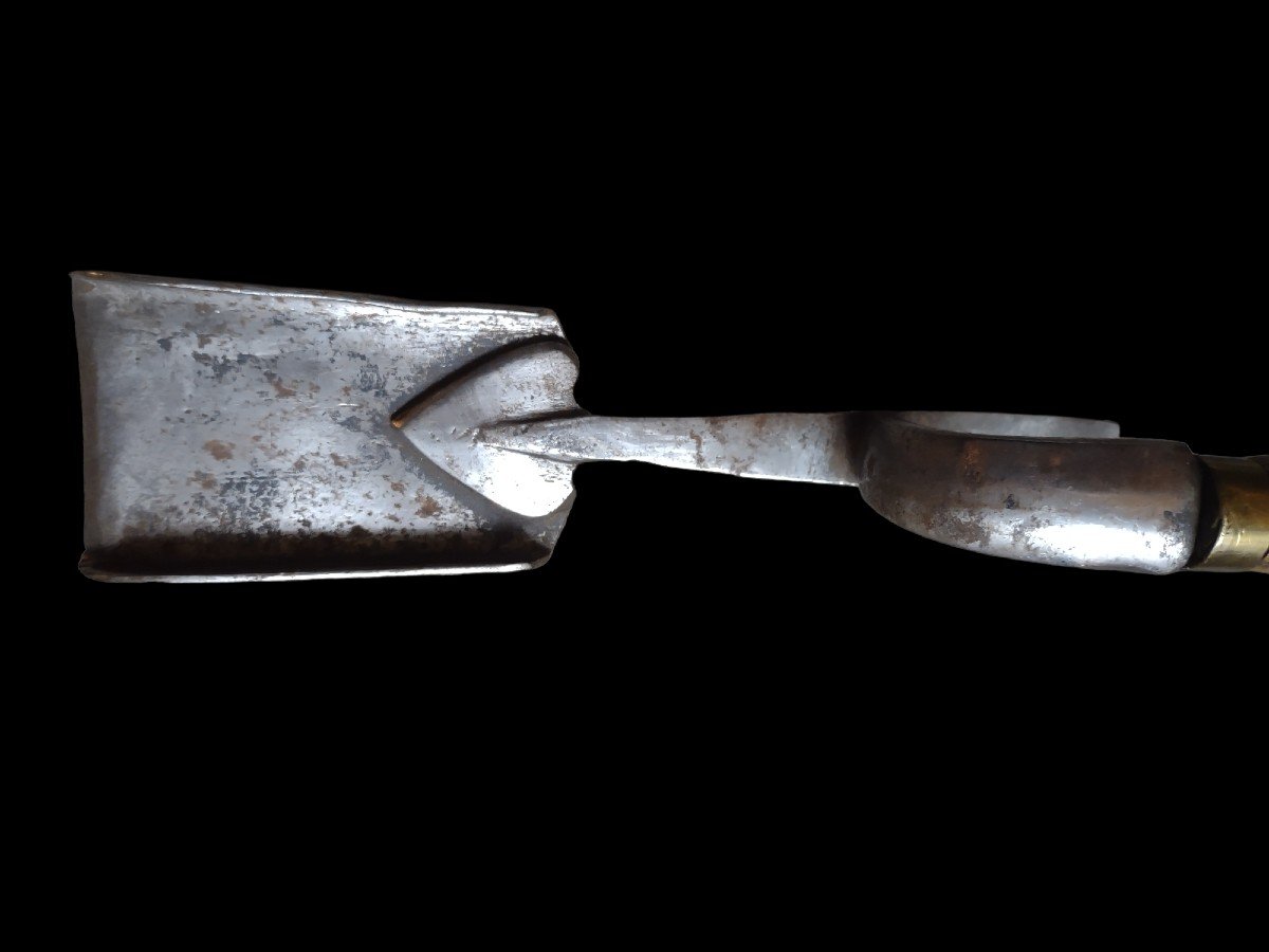 Due attrezzi da maniscalco in ferro forgiato -photo-1