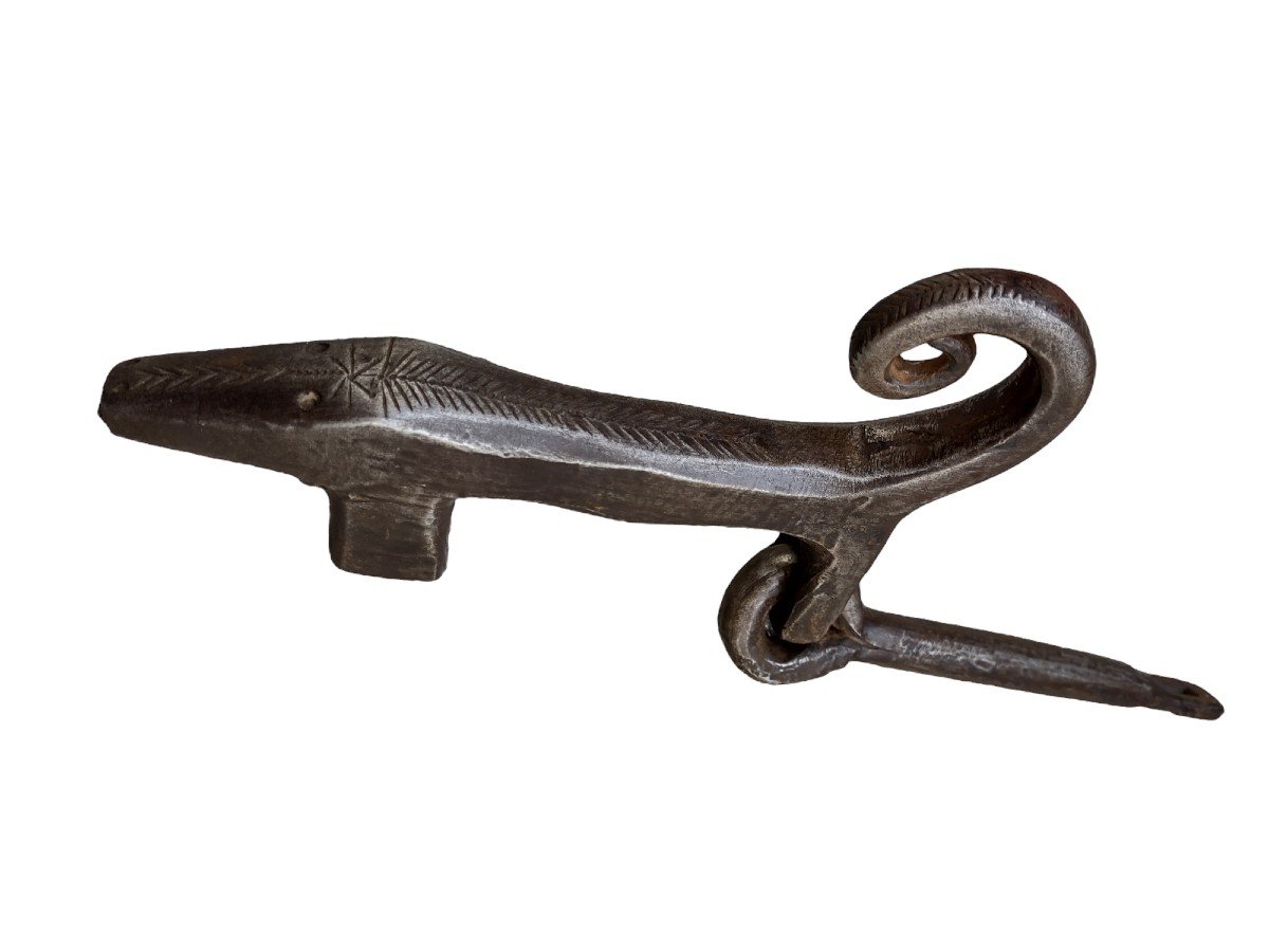 Battipista zoomorfo in ferro forgiato fine XVII secolo -photo-1
